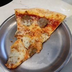 Ristorante Maietta - Slice had proper ny nj texture