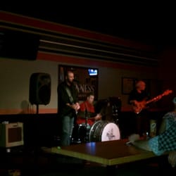 Mother's Pub - Matt Woods & The Thunderbolts