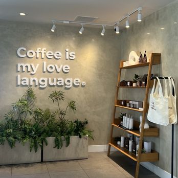 Da Vien Coffee - interior - Desserts Near Me - Cypress, California