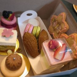 Reinette Cafe & Patisserie