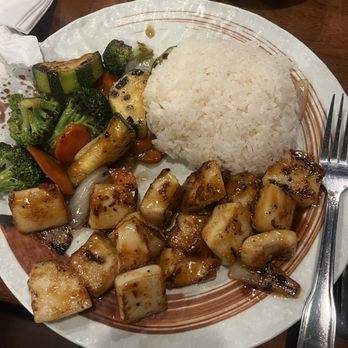 Okinawa Sushi & Steakhouse - Calamari and veggies with white rice - Japanese Near Me - Modesto, California Okinawa Sushi & Steakhouse - Calamari and veggies with white rice - Japanese Near Me - Modesto, California