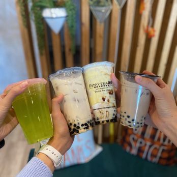 Krak Boba - Signature milk tea, regular (100%) sweetness, black boba (far right) - Bubble Tea Near Me - Corona, California