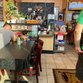 Pflugerville Taco House - people sitting at a table - Mexican Near Me - Pflugerville, Texas Pflugerville Taco House - people sitting at a table - Mexican Near Me - Pflugerville, Texas