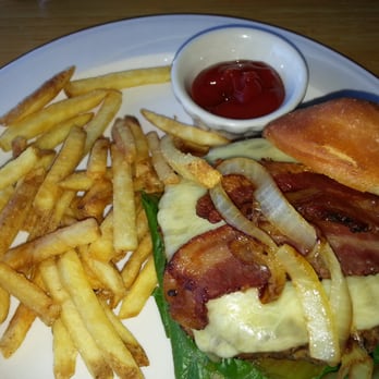 Riverside - Burger 'n Fries. Gluten Free Bun - New American Near Me - Hood River, Oregon