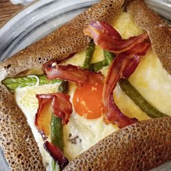 Maison Bretonne - Galette Avignon (uovo, formaggio, asparagi e bacon)