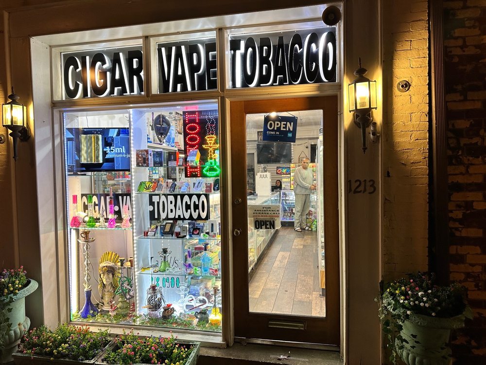 ALEXANDRIA VAPE AND TOBACCO Updated October 2024 11 Photos & 14