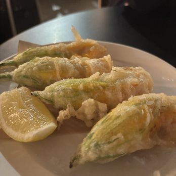Market - Squash blossoms - Italian Near Me - Los Angeles, California Market - Squash blossoms - Italian Near Me - Los Angeles, California