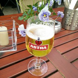 Restaurant zum Haselknick - Lecker....... Alster am Alsterwanderweg :)