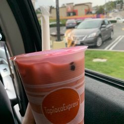 Strawberry Milk Tea (With boba)