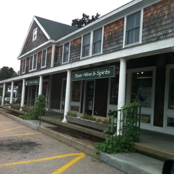 Cove Ledge Package Store - storefront and parking lot - Beer, Wine & Spirits Near Me - Stonington, Connecticut