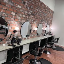 Second Story Salon - Salon Stations