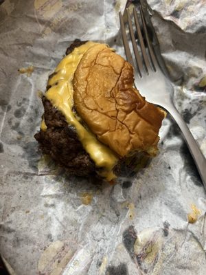 Luo’s Burgers by null