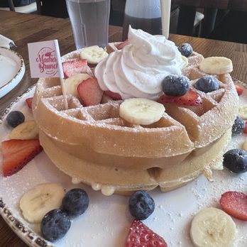 Madres Brunch - Belgium waffle - Breakfast & Brunch Near Me - Long Beach, California Madres Brunch - Belgium waffle - Breakfast & Brunch Near Me - Long Beach, California