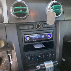 Mobile Electronic Services - Another pic in daylight with cd player on.  No wires visible at all Clean