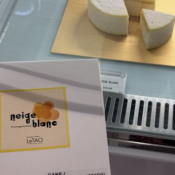 LeTAO - Neige Blanc cheese cakes - Themed Cafes Near Me - Bellevue, Washington