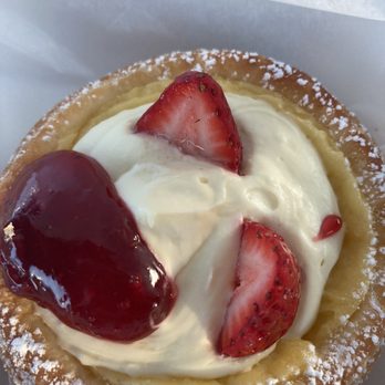 Hamada-ya - Strawberry cheese tart - Bakeries Near Me - Costa Mesa, California Hamada-ya - Strawberry cheese tart - Bakeries Near Me - Costa Mesa, California