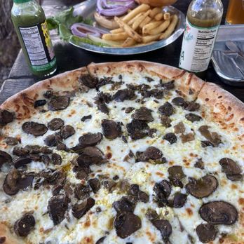 Historic Barrel House - Williams - Funghi pizza, angus burger and fries - Breweries Near Me - Williams, Arizona Historic Barrel House - Williams - Funghi pizza, angus burger and fries - Breweries Near Me - Williams, Arizona