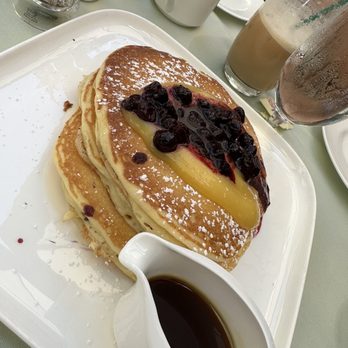 Polo Lounge - Ricotta pancake - New American Near Me - Beverly Hills, California Polo Lounge - Ricotta pancake - New American Near Me - Beverly Hills, California