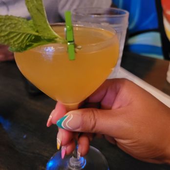 Vibe Bar Maui - Lounges Near Me - Kihei, Hawaii