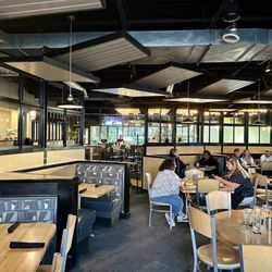 DESTIHL Restaurant & Brew Works - Dining area