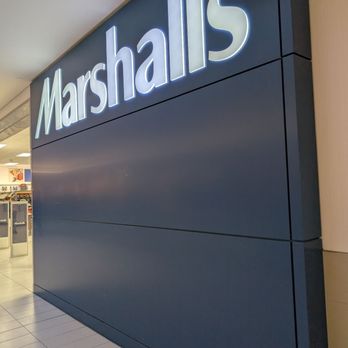 Marshalls - Sign from the right - Department Stores Near Me - Oshawa, Ontario