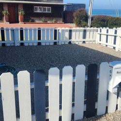 Cayucos Motel - Doggie gravel pit.