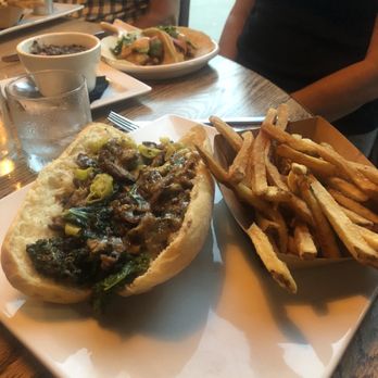 Dressel's Public House - Porchetta - Pubs Near Me - Saint Louis, Missouri