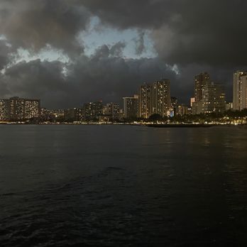 Barefoot Beach Cafe - The view just after sunset - Breakfast & Brunch Near Me - Honolulu, Hawaii