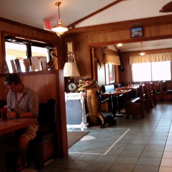 Island Cafe - Seafood Near Me - Everglades, Florida