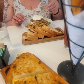 Break + Feast - Grilled cheese - Breakfast & Brunch Near Me - Koloa, Hawaii