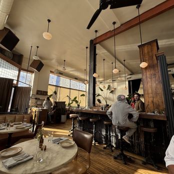 Fox and Pearl - Bar and dining - New American Near Me - Kansas City, Missouri