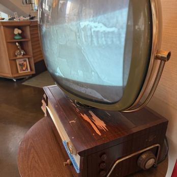 Retropolitan - Used, Vintage & Consignment Near Me - Portland, Oregon