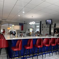 Anchor Allie’s Fayetteville - Cute bar area