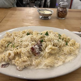 PaPa J's Twin Plaza - Carbonara - Italian Near Me - Pittsburgh, Pennsylvania PaPa J's Twin Plaza - Carbonara - Italian Near Me - Pittsburgh, Pennsylvania
