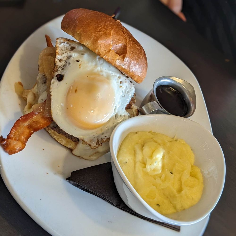 110 Grill Canton - New American Near Me - Canton, Connecticut