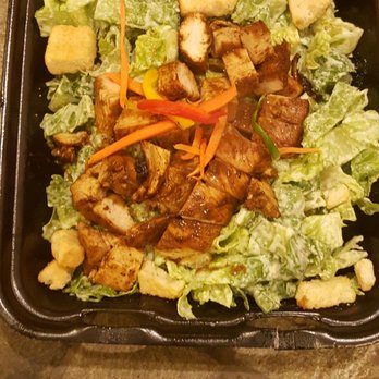 Taste Seduction - Tropical Salad topped w/Jerk Chicken - Caribbean Near Me - Toronto, Ontario Taste Seduction - Tropical Salad topped w/Jerk Chicken - Caribbean Near Me - Toronto, Ontario