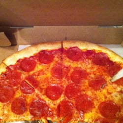 Lovecchio's Pizza - Pepperoni pie