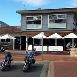 Gateway Cafe - Front view with two gorgeous VStars.