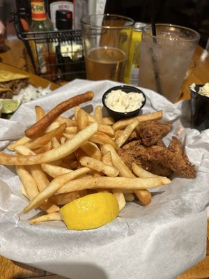 Washington Square Bar & Grill by null