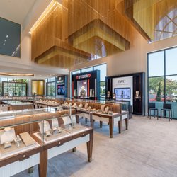 Lee Michaels Fine Jewelry - Shop designer watches and jewelry at Lee Michaels Fine Jewelry's newest location at The Alamo Quarry Market in San Antonio, Texas.