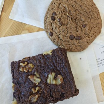 Boban - Espresso Chocolate chip cookie Walnut Brownie - Vietnamese Near Me - Cypress, California