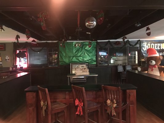 Suzi's Bar & Grill by null