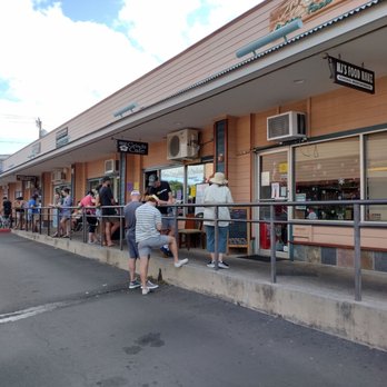 808 Grindz Cafe - people on the waiting list standing outside Sunday 9:15am - Cafes Near Me - Lahaina, Hawaii 808 Grindz Cafe - people on the waiting list standing outside Sunday 9:15am - Cafes Near Me - Lahaina, Hawaii