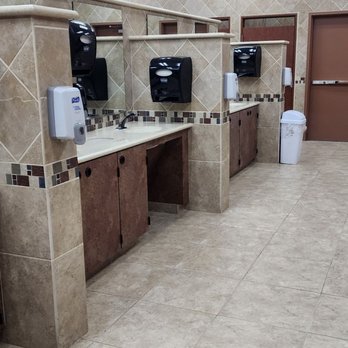 Buc-ee’s - Gas Stations Near Me - Fort Valley, Georgia