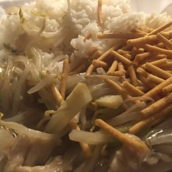 Honga Restaurant - Chicken chow mein - Chinese Near Me - Salem, Massachusetts