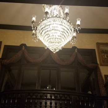 Gramercy Mansion - chandelier above the staircase - Bed & Breakfast Near Me - Stevenson, Maryland