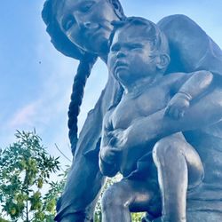 Sacajawea Park - Sacajawea and Pomp