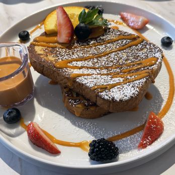 Taste & Glory - THAI TEA FRENCH TOAST (Thai tea sauce, Oreo crumbs, whipped butter, powdered sugar, and berries). - Breakfast & Brunch Near Me - San Mateo, California Taste & Glory - THAI TEA FRENCH TOAST (Thai tea sauce, Oreo crumbs, whipped butter, powdered sugar, and berries). - Breakfast & Brunch Near Me - San Mateo, California