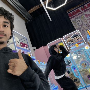 Mega Claws - Arcades Near Me - San Jose, California