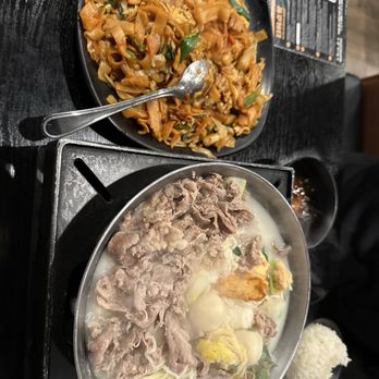 Home Eat - 339. Egg & Shrimp Chow Fun / 滑蛋虾炒河粉 2 Fashion Wok 食尚浓汤锅 - Hot Pot Near Me - Sunnyvale, California Home Eat - 339. Egg & Shrimp Chow Fun / 滑蛋虾炒河粉 2 Fashion Wok 食尚浓汤锅 - Hot Pot Near Me - Sunnyvale, California